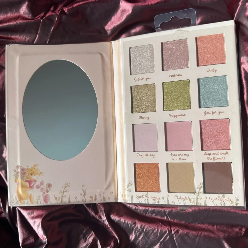 Disney Winnie the Pooh Eyeshadow Palette - Picture 4 of 10
